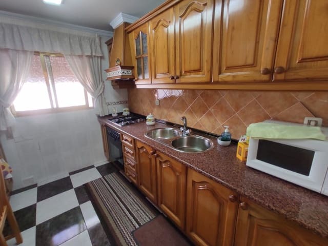 3 bedroom Townhouse for sale in Cómpeta - € 126,000 (Ref: 8399025)