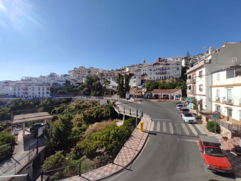 Casa de 3 habitaciones en Cómpeta en venta - 126.000 € (Ref: 8399025)