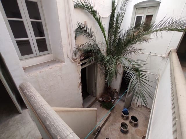 10 bedroom Townhouse for sale in Cómpeta - € 212,000 (Ref: 8551334)