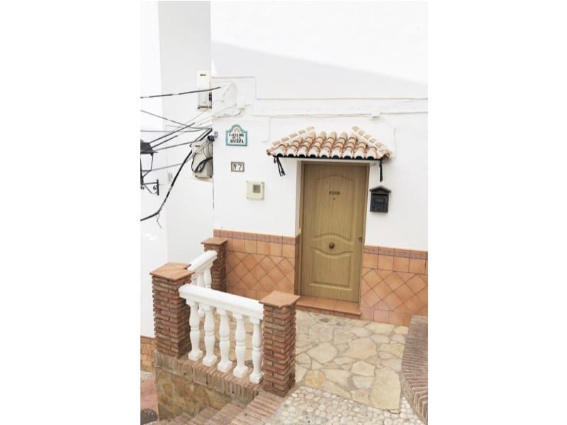 2 soverom Hus til salgs i Sayalonga - € 95 000 (Ref: 8570878)