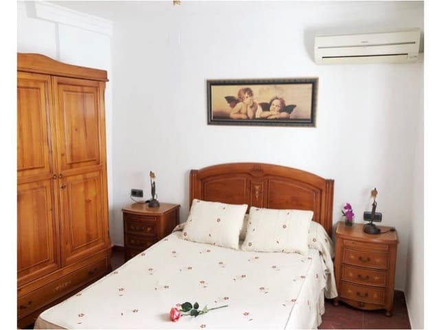 2 soverom Hus til salgs i Sayalonga - € 95 000 (Ref: 8570878)