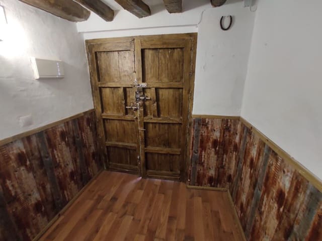 Casa de 5 habitaciones en Cómpeta en venta - 180.000 € (Ref: 8589279)