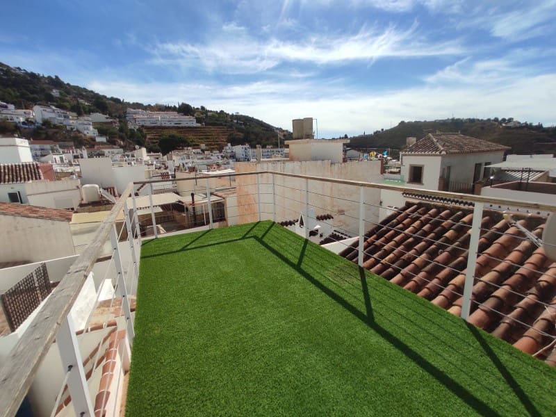 5 bedroom Townhouse for sale in Competa - € 180,000 (Ref: 8589279)