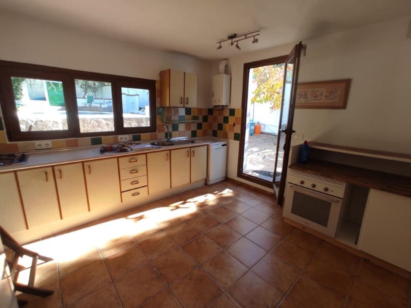 4 makuuhuone Maalaistalo vuokrattavana paikassa Competa - 2 000 € (Ref: 8658583)