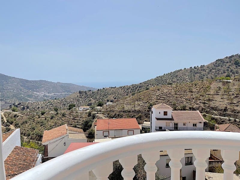 2 soveværelse Byhus til leje i Sayalonga - € 1.050 (Ref: 8729941)