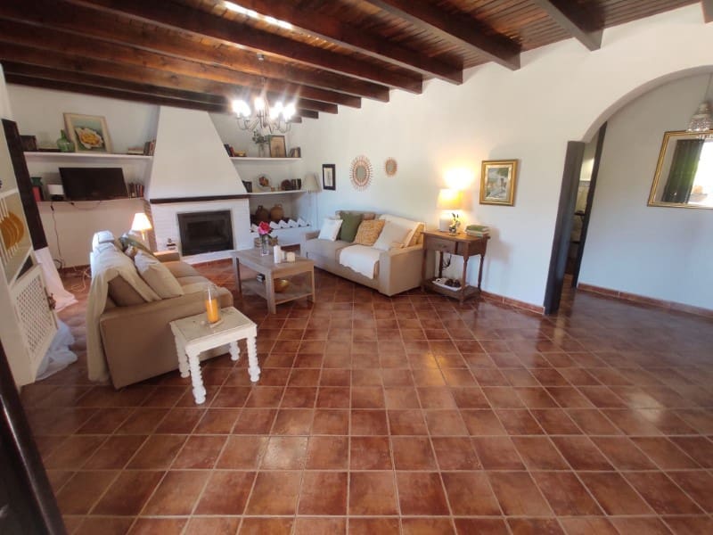 2 soveværelse Finca/Landehus til leje i Sayalonga - € 1.400 (Ref: 8737658)