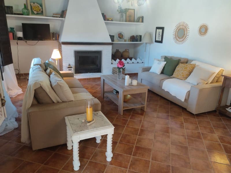 2 soveværelse Finca/Landehus til leje i Sayalonga - € 1.400 (Ref: 8737658)