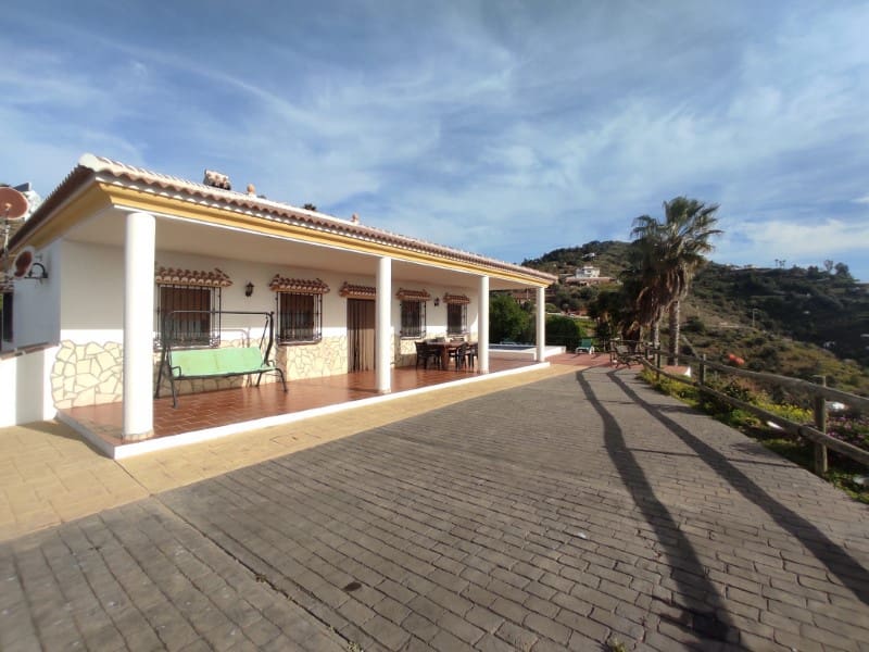 4 slaapkamer Finca/Landhuis te huur in Sayalonga - € 1.600 (Ref: 8834684)