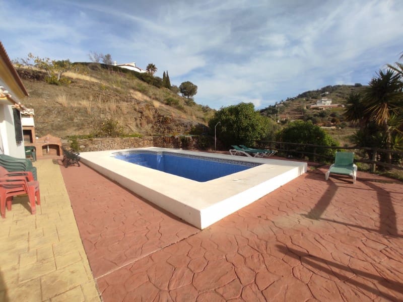 4 slaapkamer Finca/Landhuis te huur in Sayalonga - € 1.600 (Ref: 8834684)