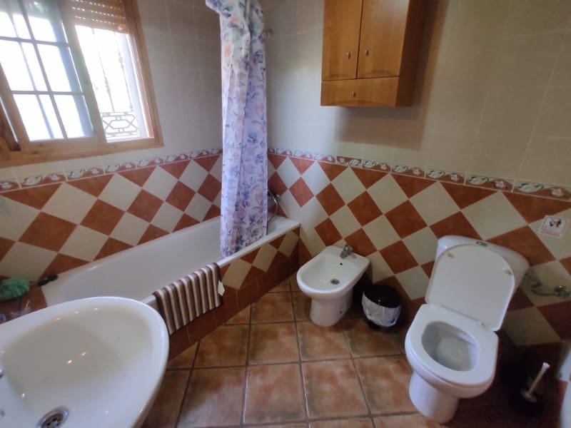 4 slaapkamer Finca/Landhuis te huur in Sayalonga - € 1.600 (Ref: 8834684)