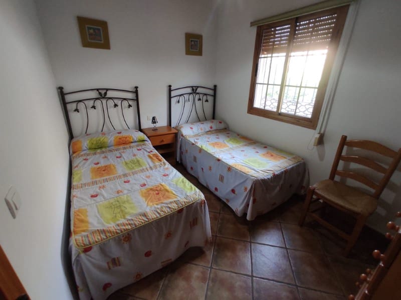 4 slaapkamer Finca/Landhuis te huur in Sayalonga - € 1.600 (Ref: 8834684)