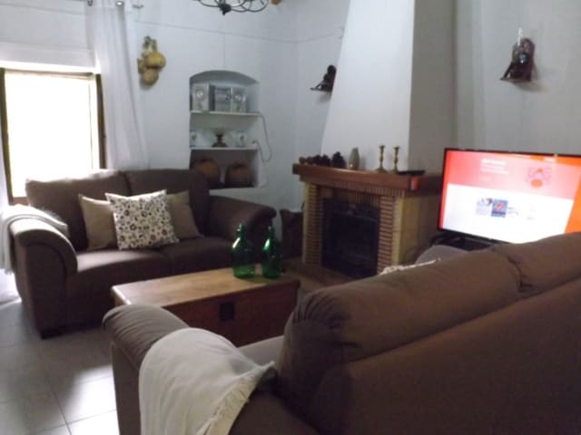 3 bedroom Finca/Country House for rent in Cómpeta with pool - € 1,200 (Ref: 8900600)