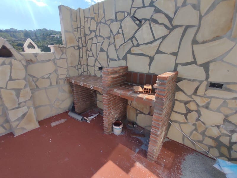 4 bedroom Townhouse for sale in Archez - € 175,000 (Ref: 9069134)