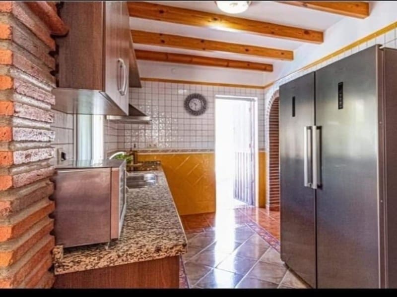 Finca/Landehus til leje i Canillas de Albaida med swimmingpool - € 1.700 (Ref: 9282508)