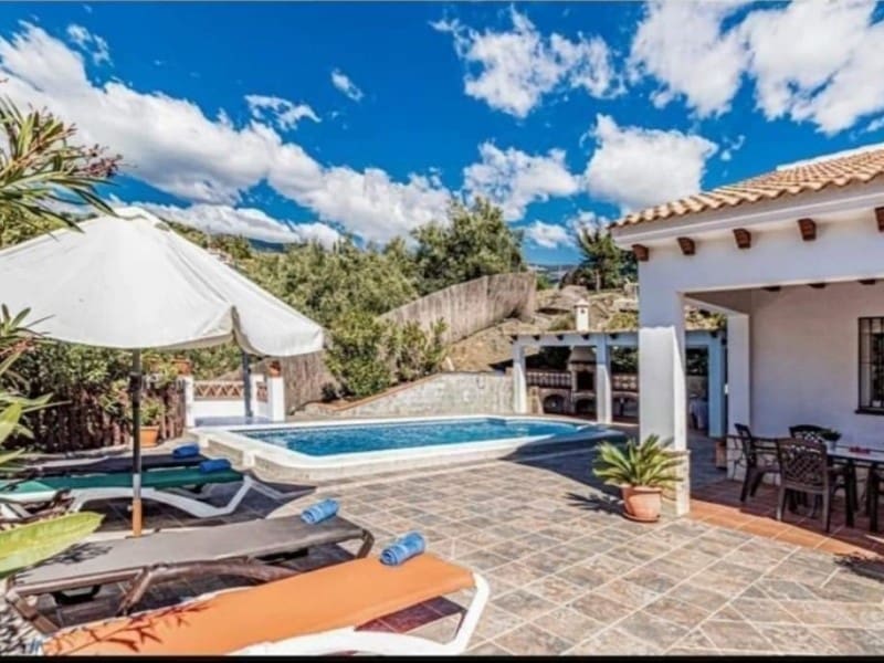 Finca/Landehus til leje i Canillas de Albaida med swimmingpool - € 1.700 (Ref: 9282508)