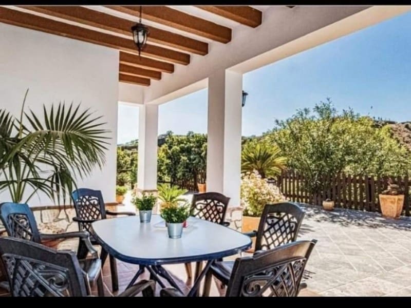 Finca/Landehus til leje i Canillas de Albaida med swimmingpool - € 1.700 (Ref: 9282508)