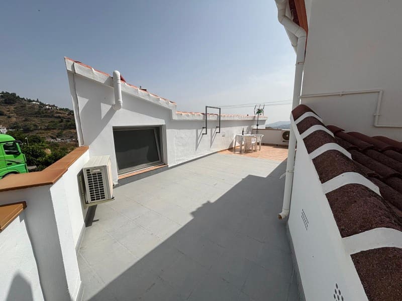 4 bedroom Townhouse for sale in Competa with pool - € 649,000 (Ref: 9528445)