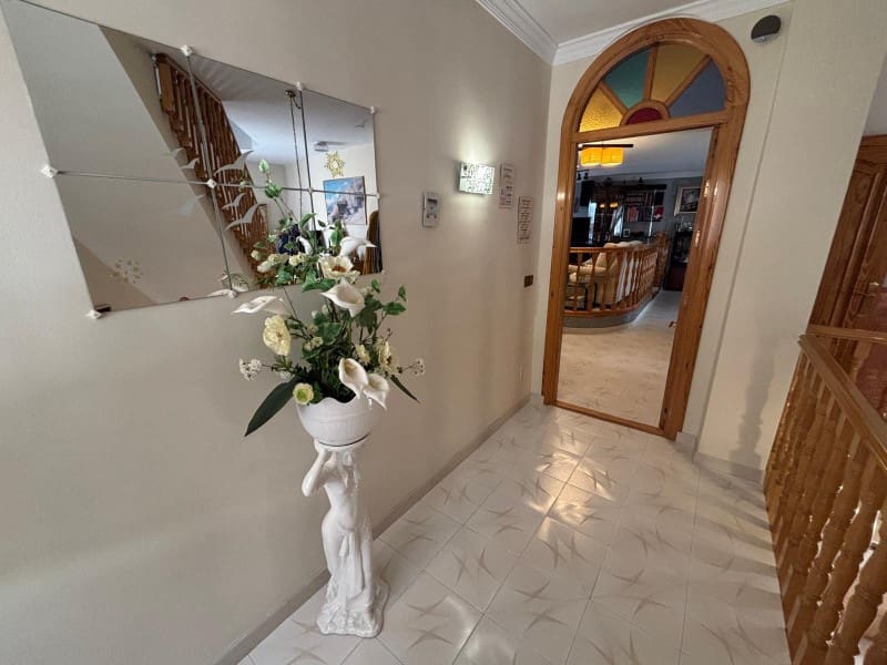 4 bedroom Townhouse for sale in Competa with pool - € 649,000 (Ref: 9528445)