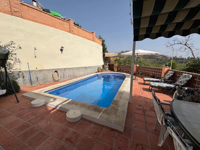 4 bedroom Townhouse for sale in Competa with pool - € 649,000 (Ref: 9528445)