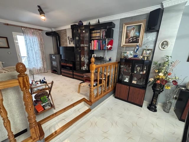 4 bedroom Townhouse for sale in Cómpeta with pool - € 649,000 (Ref: 9528445)