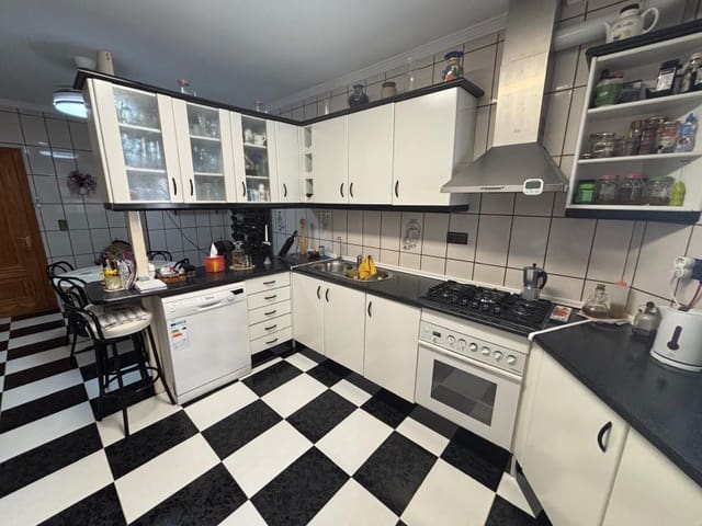 4 bedroom Townhouse for sale in Cómpeta with pool - € 649,000 (Ref: 9528445)