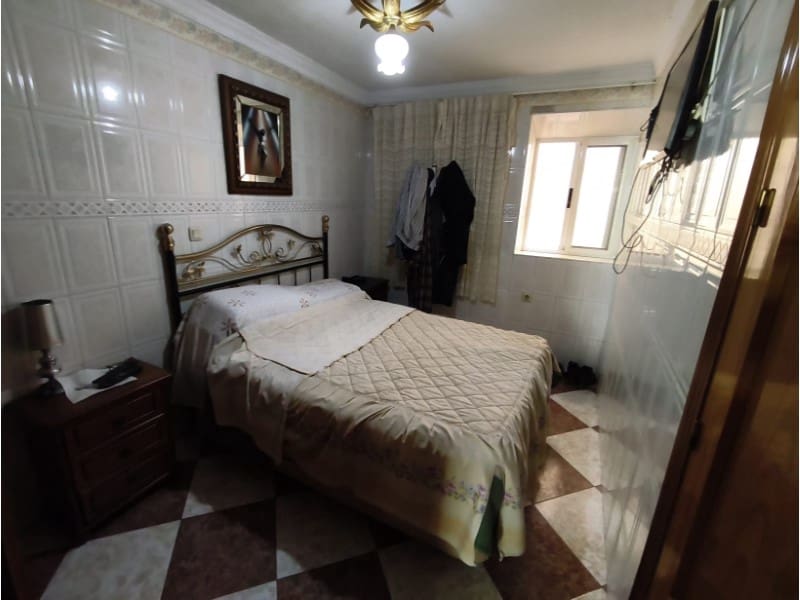 5 bedroom Townhouse for sale in Competa - € 157,000 (Ref: 9696332)