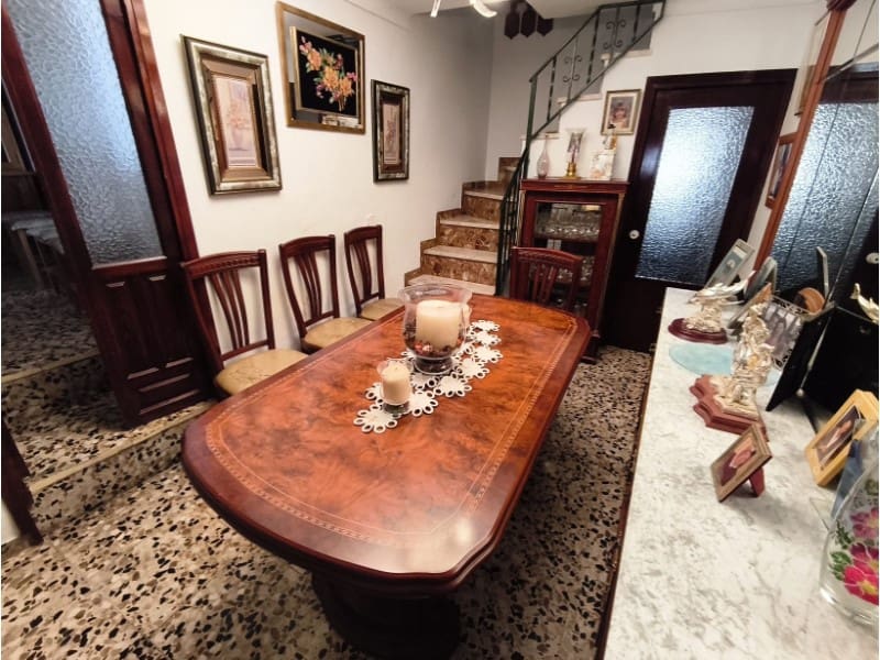 5 bedroom Townhouse for sale in Competa - € 157,000 (Ref: 9696332)