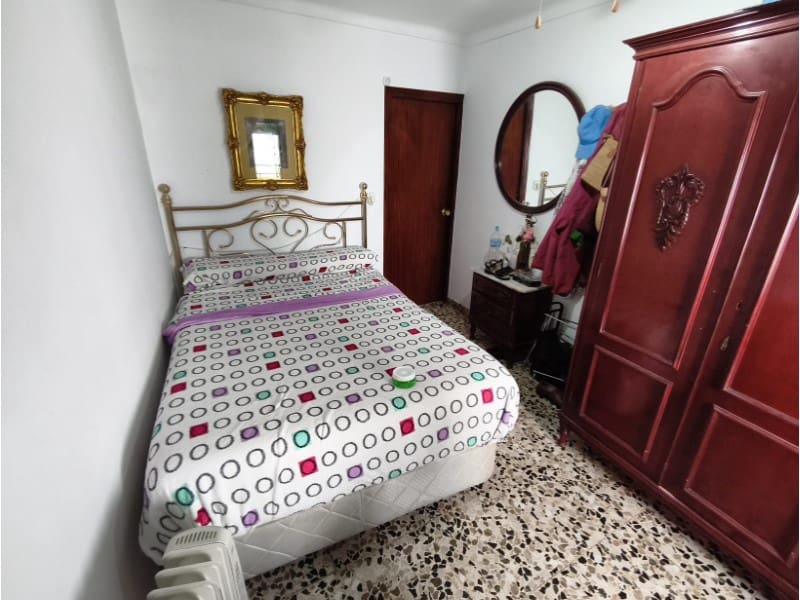 5 bedroom Townhouse for sale in Competa - € 157,000 (Ref: 9696332)