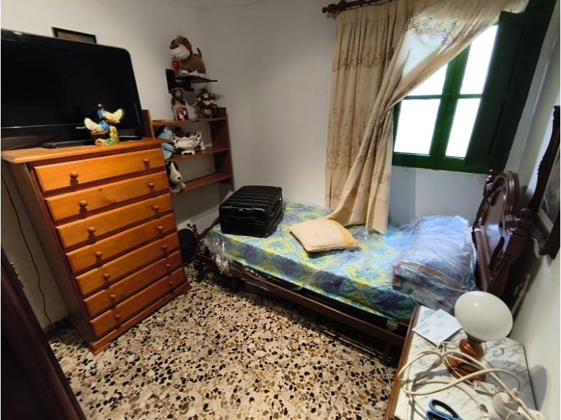 5 bedroom Townhouse for sale in Competa - € 157,000 (Ref: 9696332)