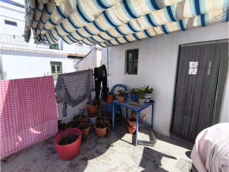 5 bedroom Townhouse for sale in Competa - € 157,000 (Ref: 9696332)