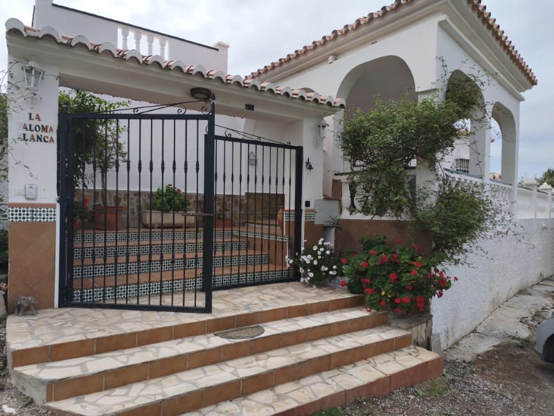 3 slaapkamer Finca/Landhuis te huur in Torrox Park met zwembad - € 1.800 (Ref: 9815807)