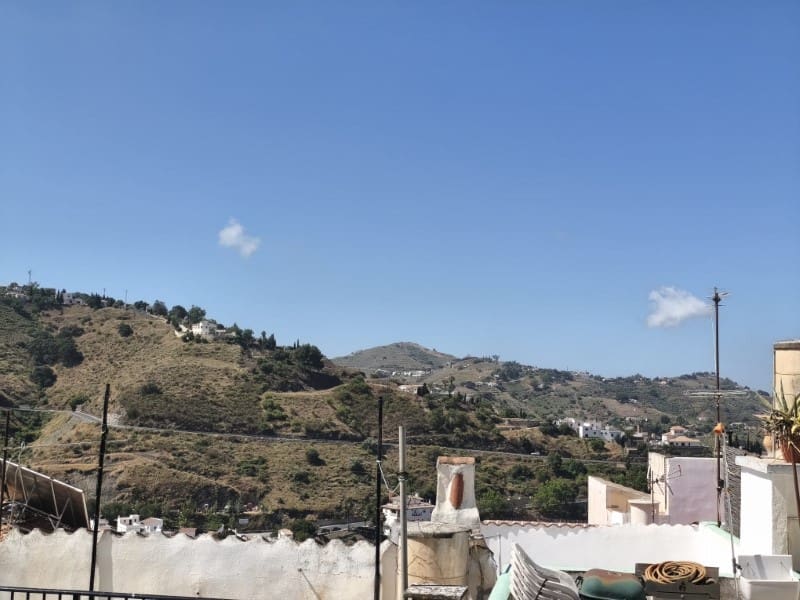 3 bedroom Townhouse for sale in Competa - € 145,000 (Ref: 9910972)