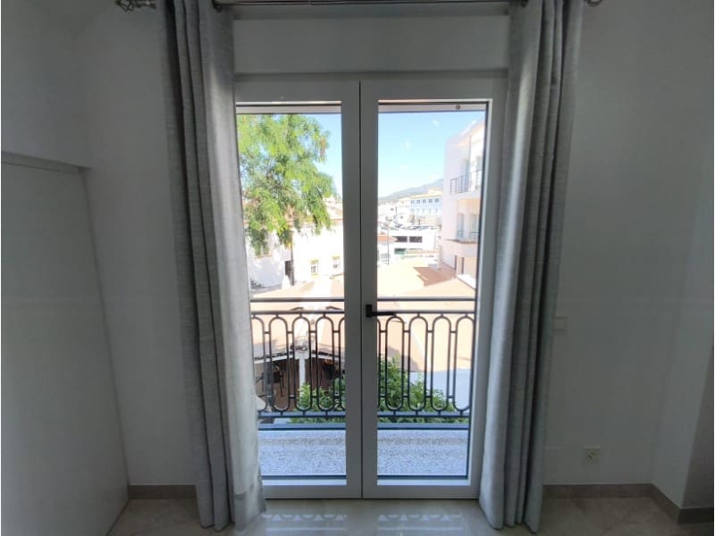 1 camera da letto Appartamento da affittare in Competa - 800 € (Rif: 9910974)