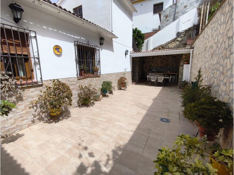 3 bedroom Townhouse for sale in Competa with garage - € 378,000 (Ref: 9929308)