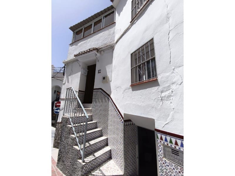3 bedroom Townhouse for sale in Canillas de Albaida - € 99,000 (Ref: 9936336)
