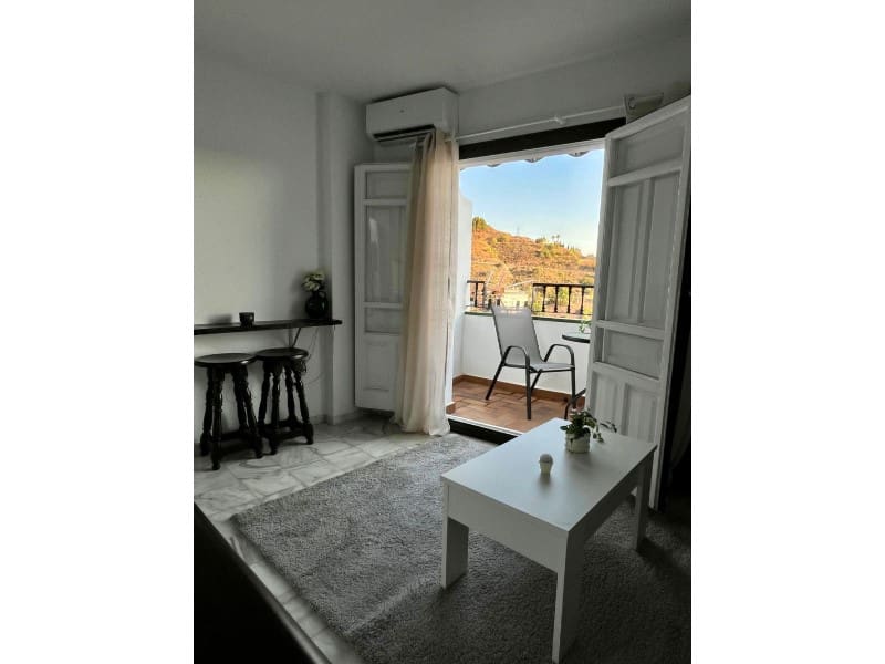 Appartement de 1 chambre à louer à Competa - 750 € (Ref: 9949715)