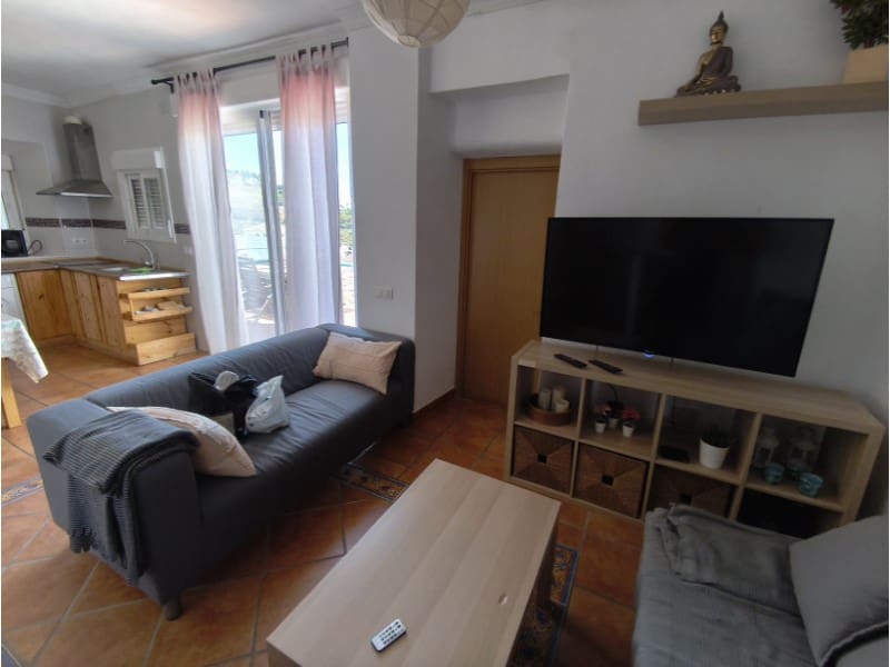 2 bedroom Townhouse for rent in Competa - € 700 (Ref: 9957937)