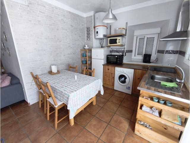 2 soveværelse Byhus til leje i Cómpeta - € 700 (Ref: 9957937)