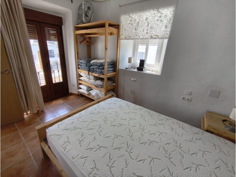 2 bedroom Townhouse for rent in Competa - € 700 (Ref: 9957937)
