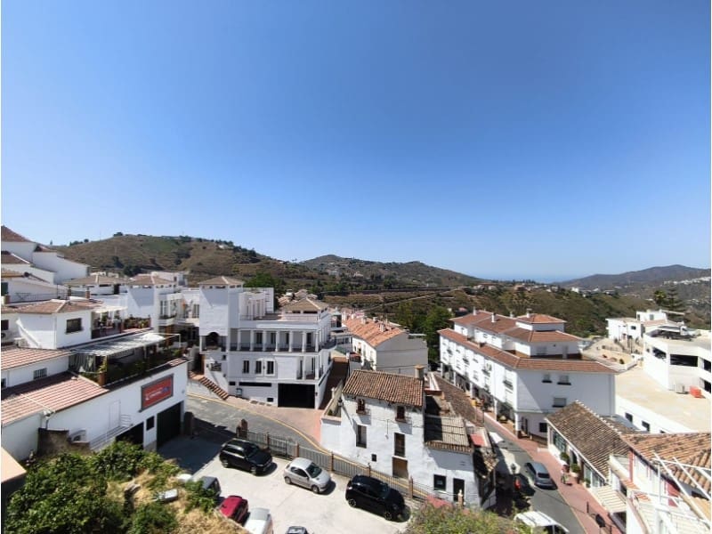 2 bedroom Townhouse for rent in Competa - € 700 (Ref: 9957937)