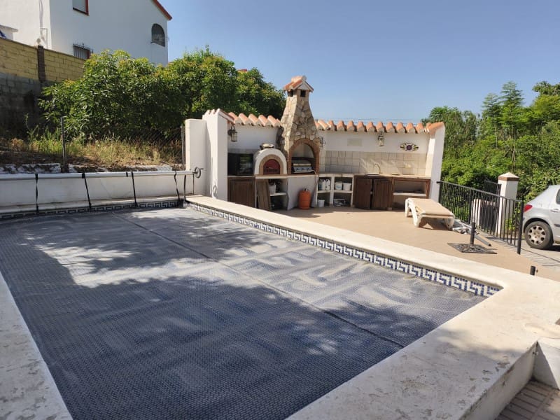 3 soverom Finca/Herregård til salgs i Canillas de Albaida med svømmebasseng garasje - € 320 000 (Ref: 9975269)
