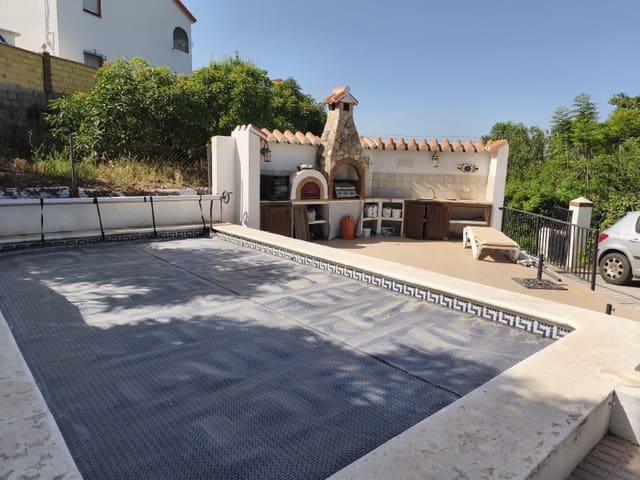 3 soverom Finca/Herregård til salgs i Canillas de Albaida med svømmebasseng garasje - € 320 000 (Ref: 9975269)