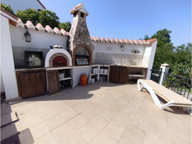 3 soverom Finca/Herregård til salgs i Canillas de Albaida med svømmebasseng garasje - € 320 000 (Ref: 9975269)