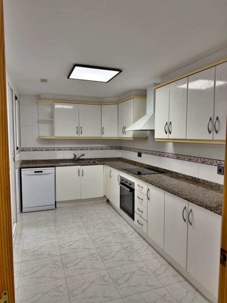 3 bedroom Apartment for rent in Javea / Xabia with garage - € 1,800 (Ref: 10012459)