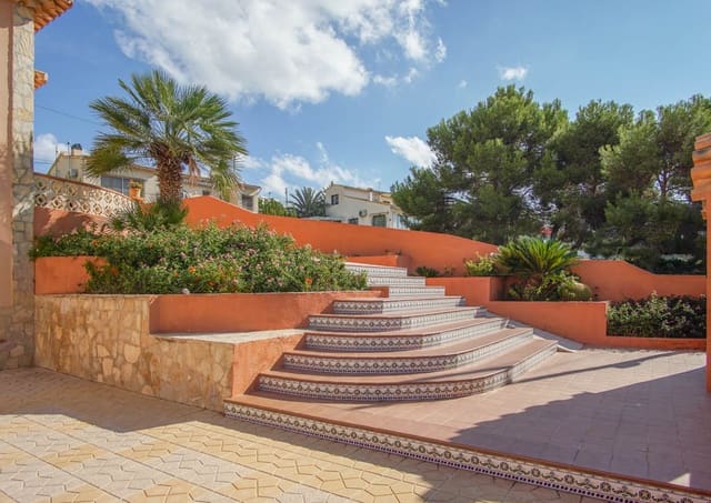 Chalet de 5 habitaciones en Calpe / Calp en venta con piscina garaje - 738.000 € (Ref: 10059654)