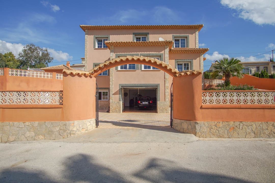 Chalet de 5 habitaciones en Calpe / Calp en venta con piscina garaje - 738.000 € (Ref: 10059654)