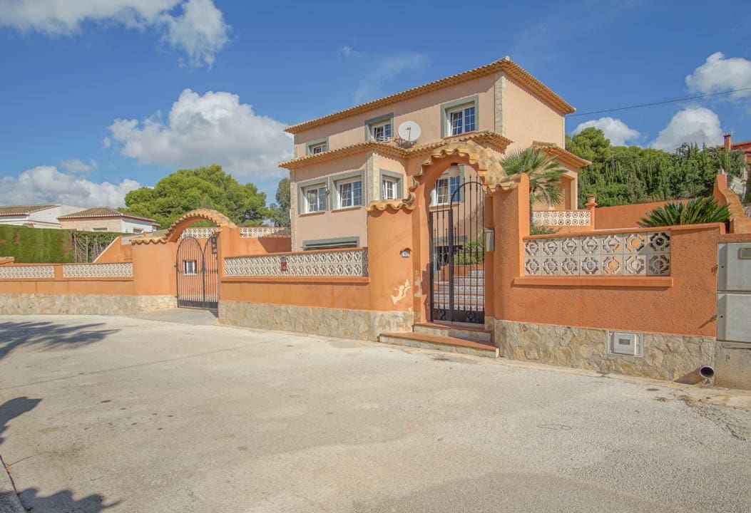 Chalet de 5 habitaciones en Calpe / Calp en venta con piscina garaje - 738.000 € (Ref: 10059654)