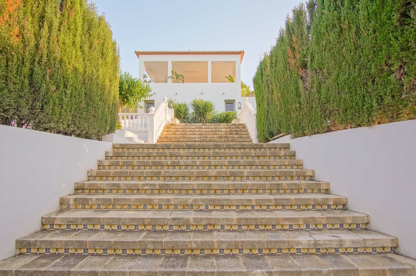 6 bedroom Villa for sale in Denia with pool garage - € 1,060,000 (Ref: 10059672)