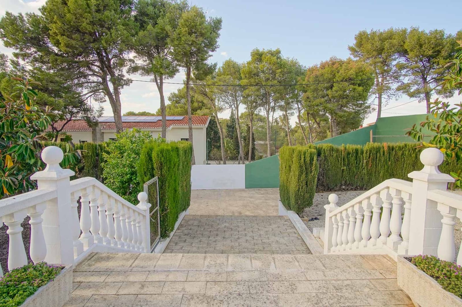 6 bedroom Villa for sale in Denia with pool garage - € 1,060,000 (Ref: 10059672)
