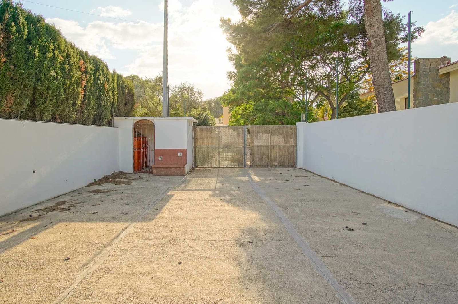 6 bedroom Villa for sale in Denia with pool garage - € 1,060,000 (Ref: 10059672)